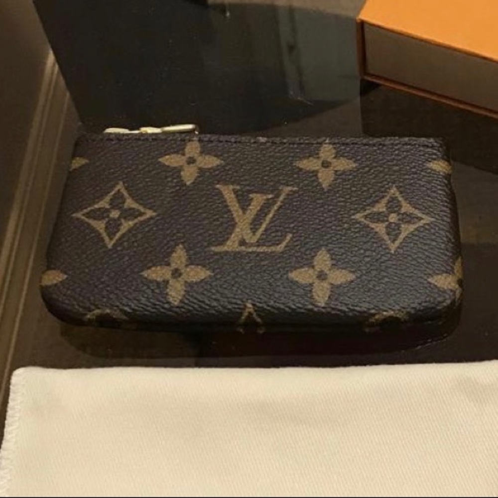 Louis Vuitton monogram key pouch cles BNIB - Picture 7 of 7